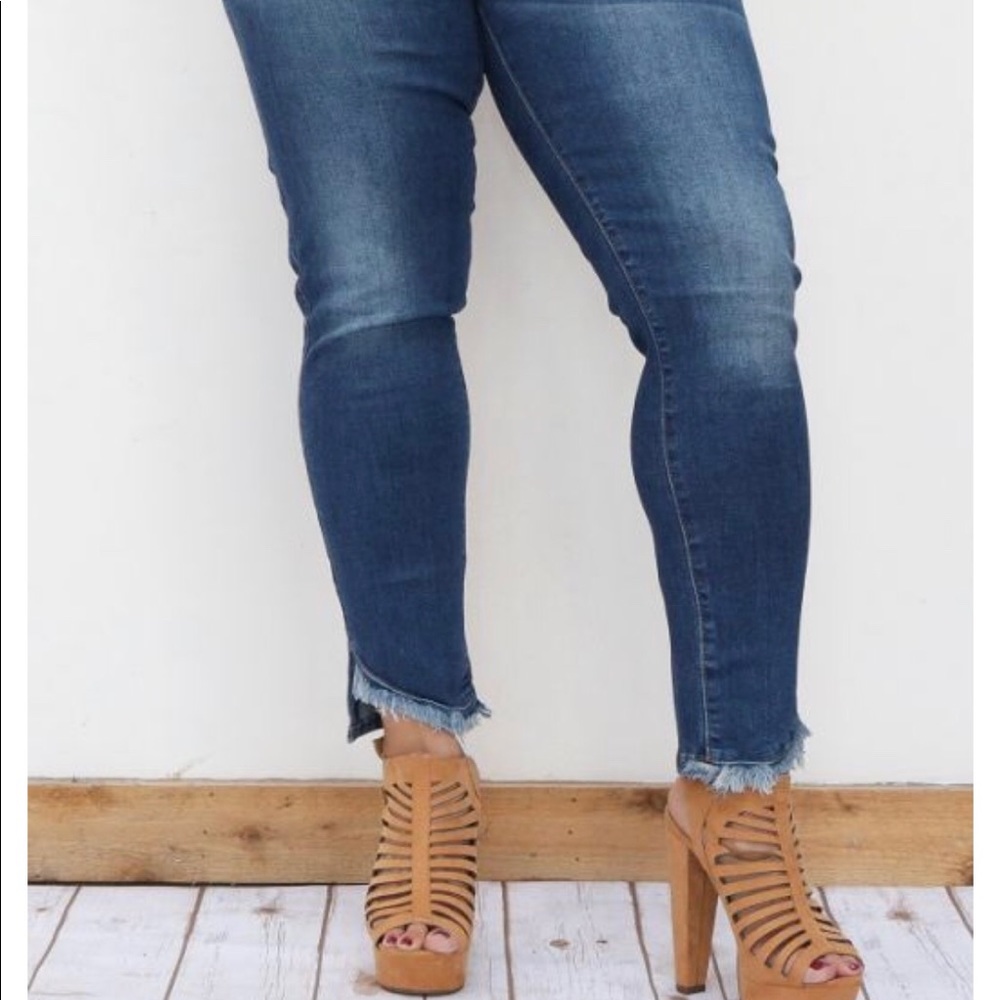L&B Frayed Hem Ankle Skinny Jeans